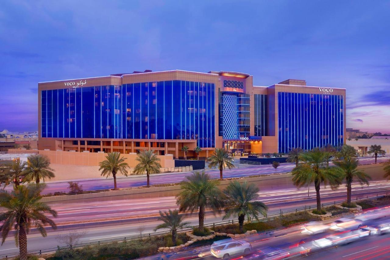 Voco - Riyadh, An Ihg Hotel - فندق فوكو الرياض, احدى فنادق مجموعة إنتركونتيننتال Екстериор снимка The hotel at night