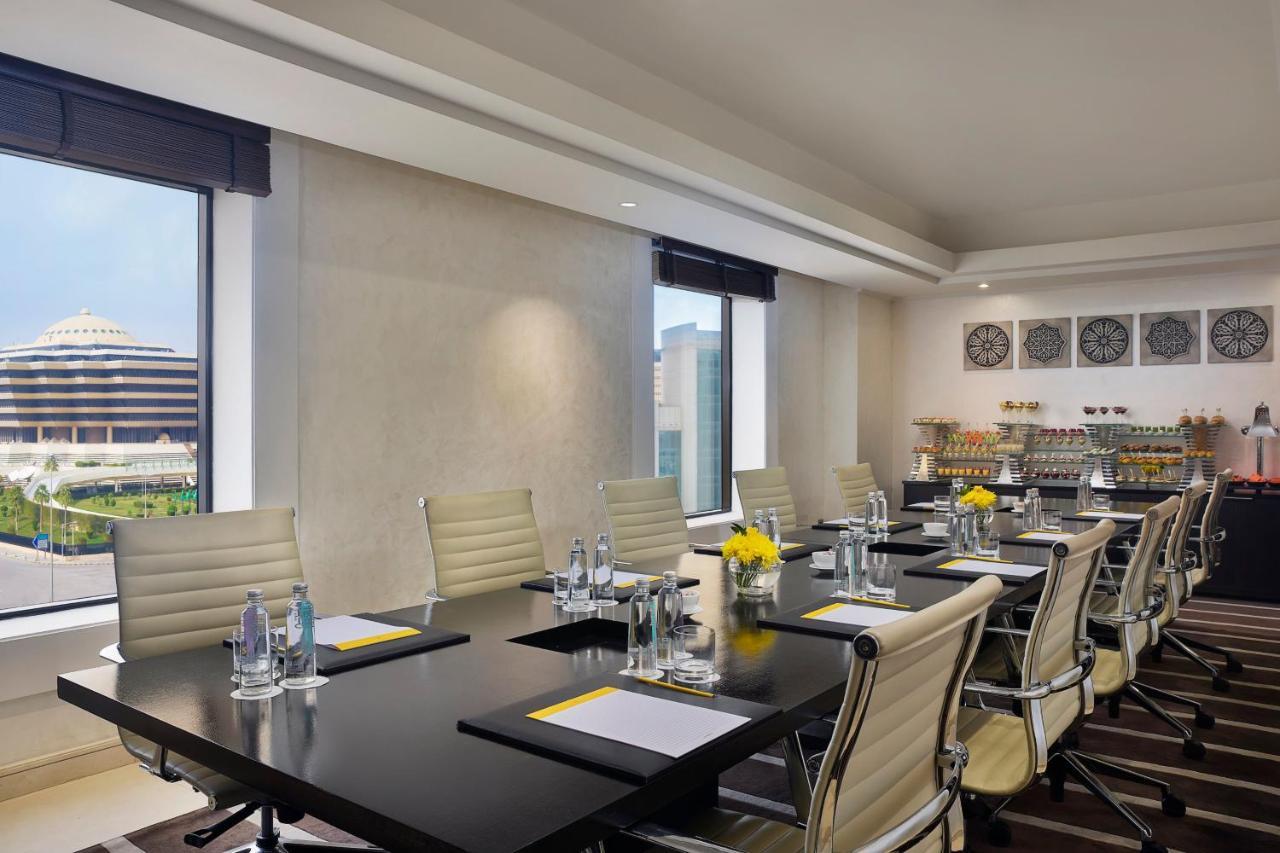 Voco - Riyadh, An Ihg Hotel - فندق فوكو الرياض, احدى فنادق مجموعة إنتركونتيننتال Екстериор снимка Meeting room