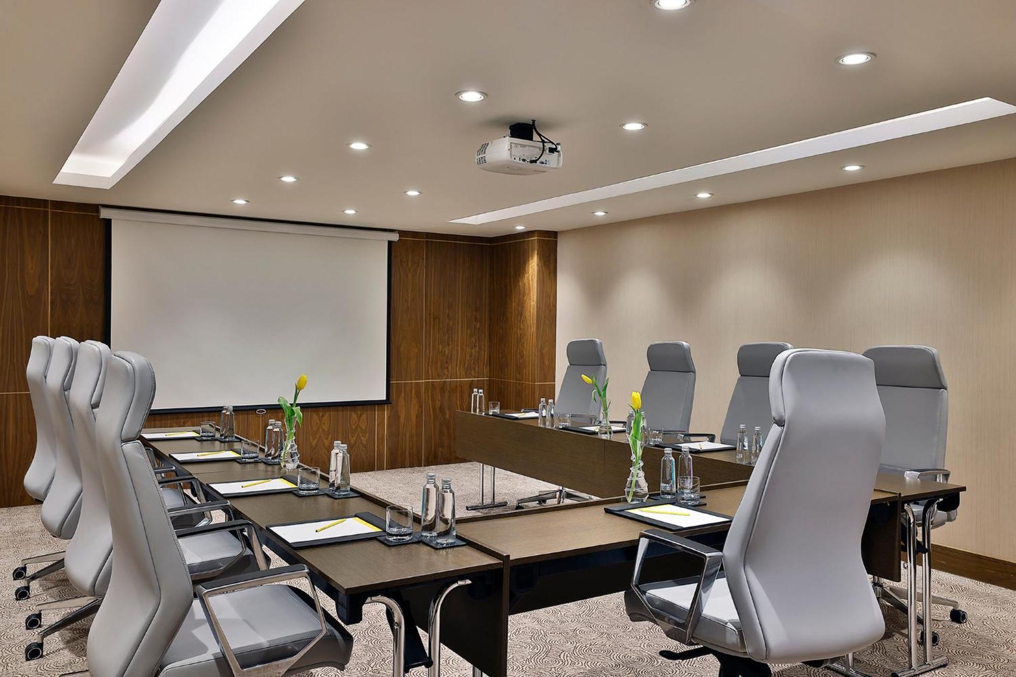 Voco - Riyadh, An Ihg Hotel - فندق فوكو الرياض, احدى فنادق مجموعة إنتركونتيننتال Екстериор снимка Meeting room