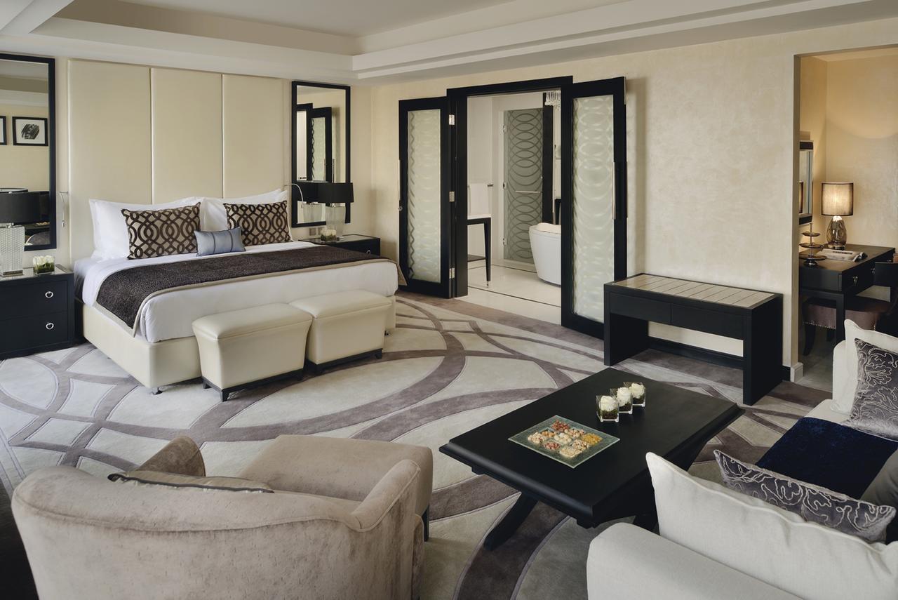 Voco - Riyadh, An Ihg Hotel - فندق فوكو الرياض, احدى فنادق مجموعة إنتركونتيننتال Екстериор снимка A suite at the Jumeirah Emirates Towers Hotel