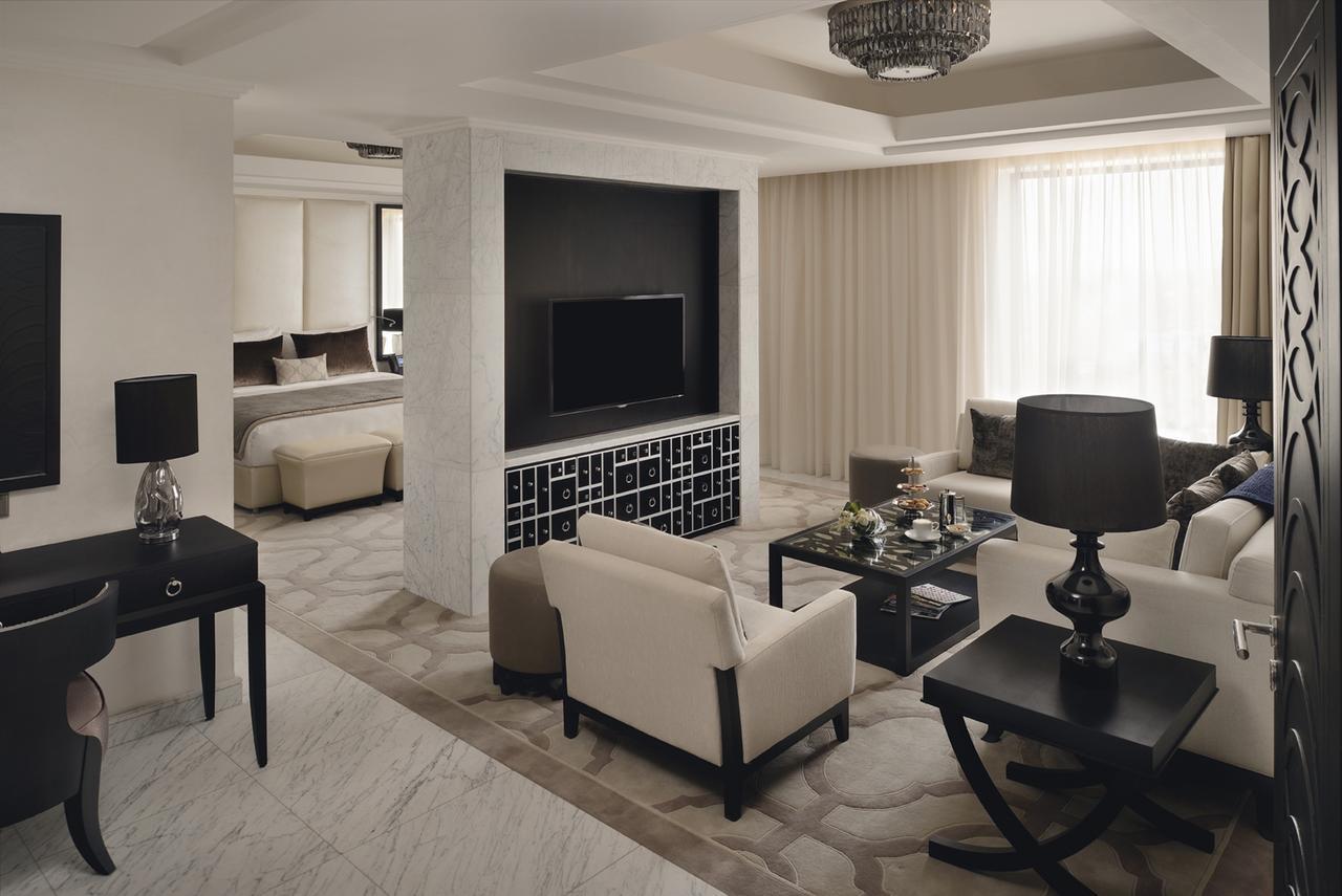 Voco - Riyadh, An Ihg Hotel - فندق فوكو الرياض, احدى فنادق مجموعة إنتركونتيننتال Екстериор снимка A suite at the Ritz-Carlton, DIFC
