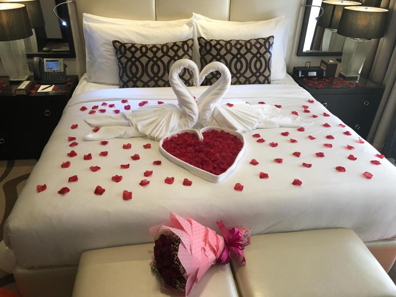 Voco - Riyadh, An Ihg Hotel - فندق فوكو الرياض, احدى فنادق مجموعة إنتركونتيننتال Екстериор снимка Honeymoon suite at the Hilton San Francisco