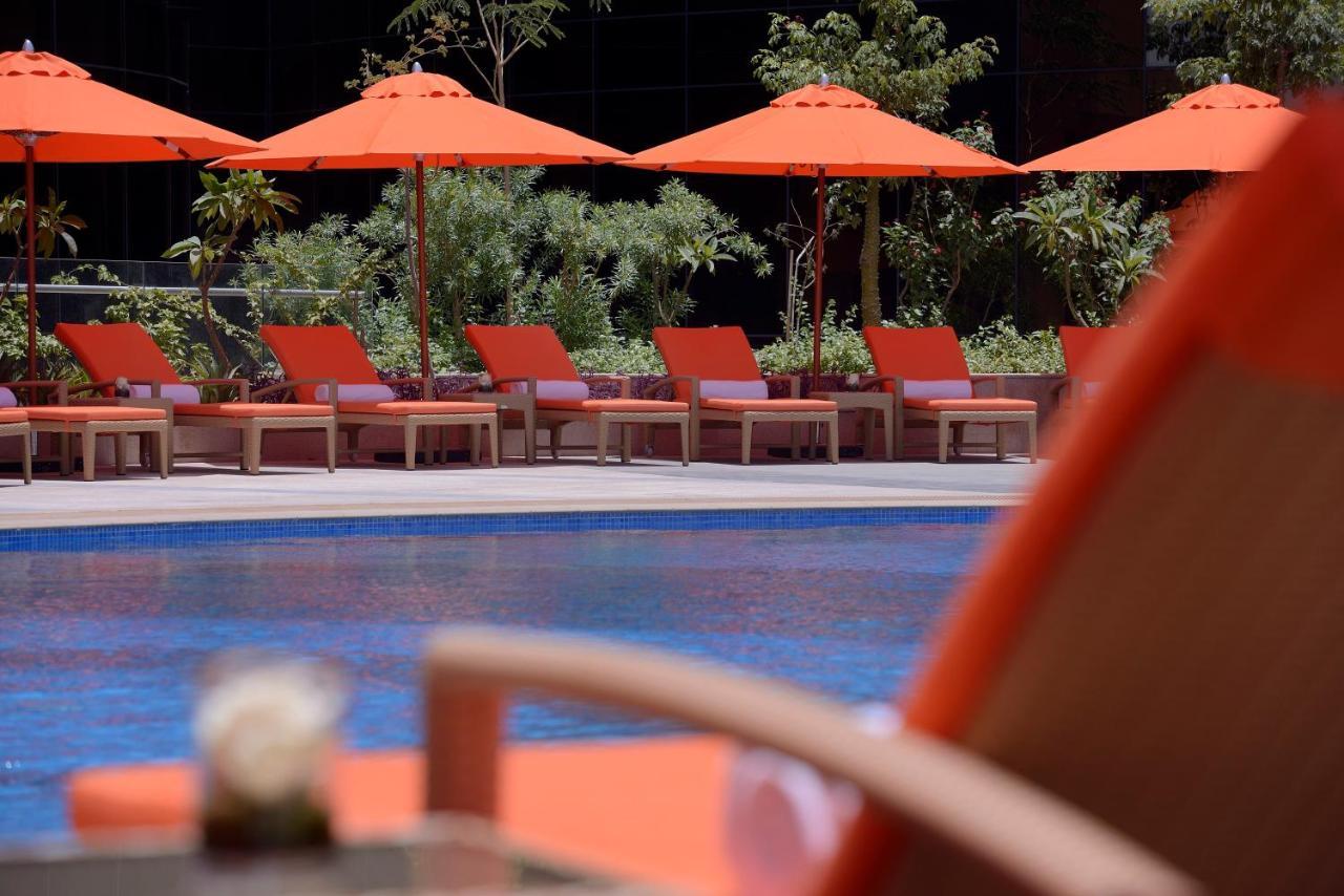 Voco - Riyadh, An Ihg Hotel - فندق فوكو الرياض, احدى فنادق مجموعة إنتركونتيننتال Екстериор снимка The pool at the hotel